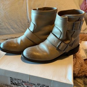Fluevog Living Mona bootie in chalk sz 7.5